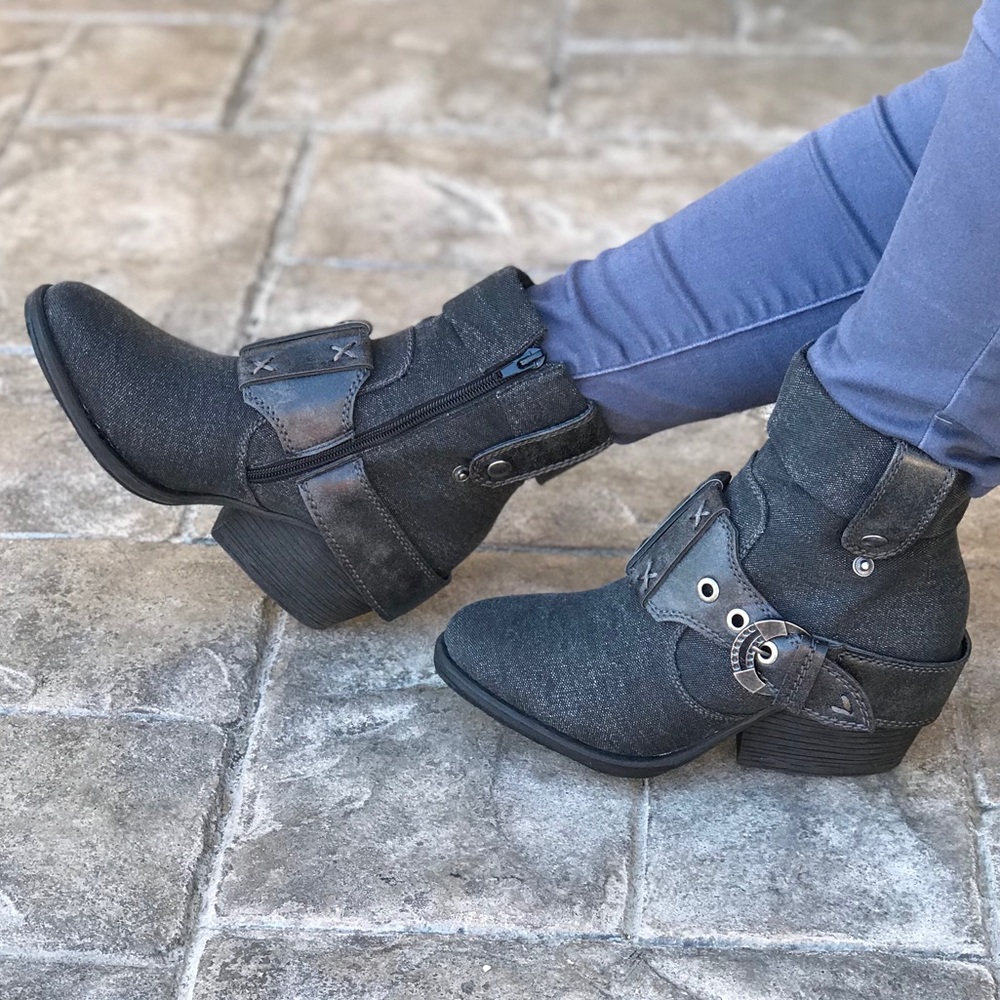 Fold Over Oversized Belted Buckle Tall Ankle Boots - Picture 4 of 8
